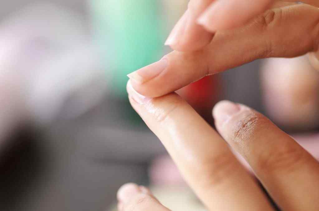 5 Tips to Follow for keeping Nails Healthy
